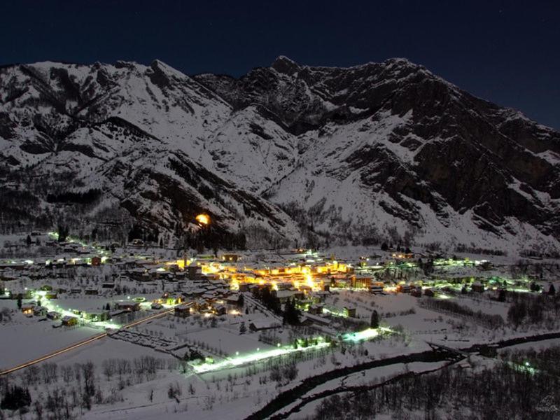 Relax House In The Mountains Apartment Валдиери Екстериор снимка